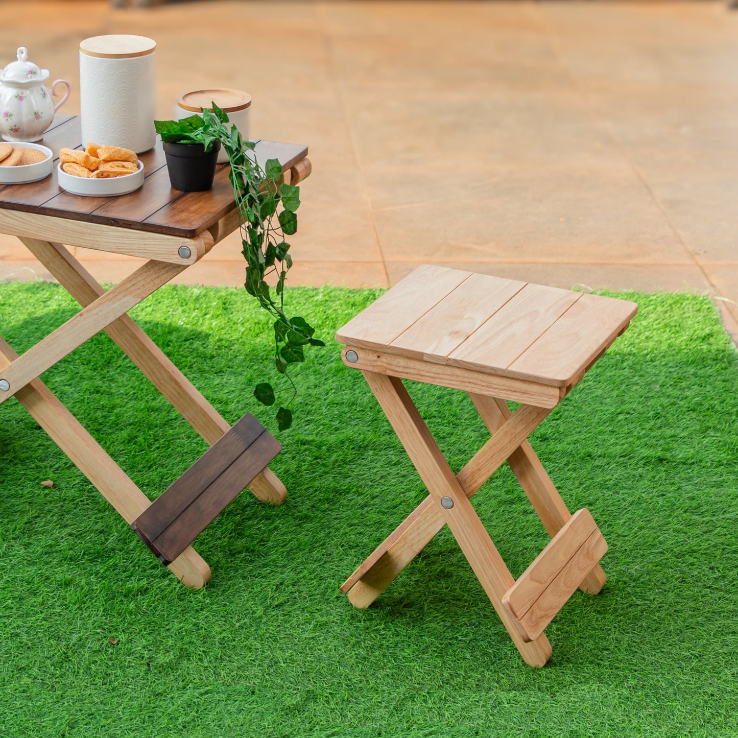 Foldable Compact Wood Stool: Stylish and Practical Seating Solution - Natural - Wood Trendz