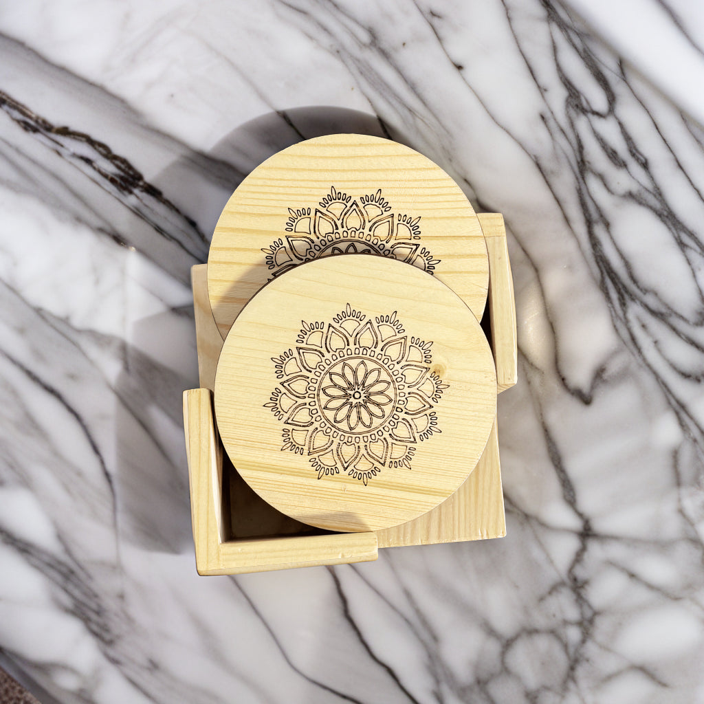 Wooden Tea Coasters – Set of 5 Round Pine Wood Coasters (Beige, Decorative)