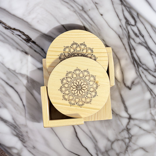 Wooden Tea Coasters – Set of 5 Round Pine Wood Coasters (Beige, Decorative)